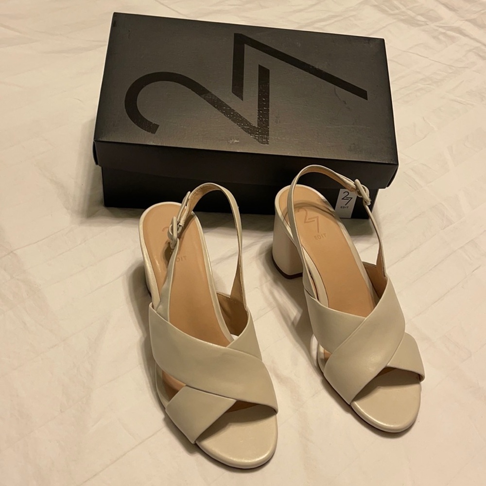 27 Edit Beige Sandals by Natualizer